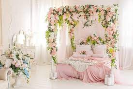 A simple wedding stage decoration idea. 7 Amazing Flower Arrangements For The Wedding Night