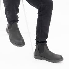 Chelsea boots with elastic gores in the sides and a loop front and back. Wrangler Buddy Mens Leather Chelsea Boots Black Shuperb