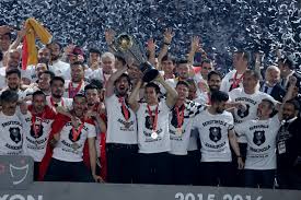 Takımına tam 5 puan fark atarak türkiye 1. Sampiyon Besiktas Kupasini Aldi