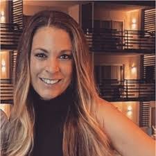 Leslie Rettig's Instagram, Twitter & Facebook