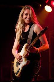 Joanne Shaw Taylor My New Bff That I Haven T Met Yet Female Guitarist Guitar Girl Women Of Rock