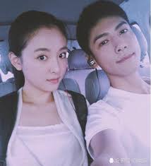 Wú is the pinyin transliteration of the chinese surname 吳 (simplified chinese 吴), which is a common surname (family name) in mainland china. ä½•ä»¥ç¬™ç°«é»˜ 5å¹´å¾Œ å³å€©é‚„æ˜¯è€æ¨£å­ ç¾…é›²ç†™å»è®ŠåŒ–å¤ªå¤§ä¸æ•¢èª å¤©å¤©è¦èž