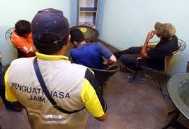 Terakhir kali, kami mengharap kepada anda dan kepada semua orang yang membaca jawaban ini. Ops Cegah Maksiat 2 Wanita Bersuami Antara Ditahan