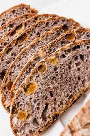 Pan De Masa Madre Con Pasas Rubias Nueces Y 20 Harina Integral Cravings Journal Pan De Masa Madre Masa Madre Pan Integral Con Semillas
