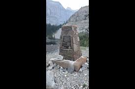 Searchers of Kananaskis plane crashes made 'ultimate sacrifice'