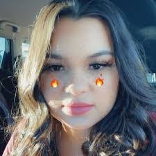 Katelyn Wilfong's Instagram, Twitter & Facebook