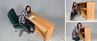 Die einfachsten modelle ohne stauraum werden bereits für circa 30 euro angeboten. Gunstige Ergonomische Schreibtische Buro Kinderzimmer Massivholz Design Massiv Gunstig Billig