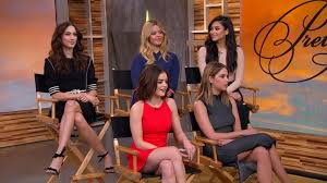 Cet article présente le guide des épisodes de la sixième saison de la série télévisée américaine pretty little liars. Pretty Little Liars Season Finale The 4 Most Shocking Moments Abc News