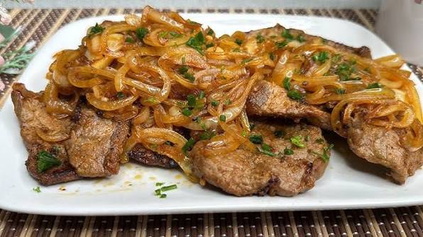 Steak with Onions