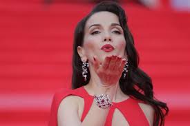 Natalia marisa oreiro iglesias poggio bourie; Natalya Orejro Otpravlyaetsya V Tur Po Rossijskim Gorodam Rossijskaya Gazeta