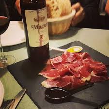 Jamon Y Vino Una Armonia Con Muchos Matices Muga Mugaexperience Mugalovers Wine Winelover Vino Rioja Jamon Gastronomia D Gastronomia Meriendas Jamon