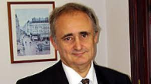 José Luis Seoane Spiegelberg: “La demora en la sección de Santiago alcanza  los diez meses y medio”