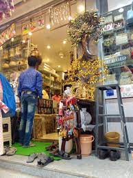 Also, the proper selection of wall clocks that suits your. Shringar Handicraft In Begum Bazaar Lbb Hyderabad