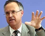 Etat-Debatte: Eichel fehlen über zwei Milliarden Mark