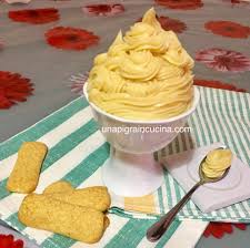 La crema pasticcera è una ricetta base dolce perfetta per farcire torte, riempire bignè, da gustare al cucchiaio. Crema Pasticcera Che Non Cola Una Pigra In Cucina