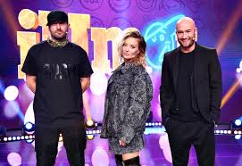Duminică la 20:00 ai marea finală iumor! Schimbare La Iumor Show Ul Jurizat De Bendeac Delia Si Cheloo Va Avea Si SemifinalÄƒ