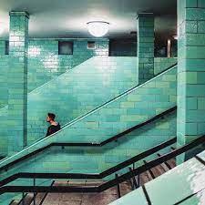 fotostrasse on instagram we just love the green tiles inside u bahn alexanderplatz too bad we always get lost trying to leav u bahn treppe badezimmer turkis