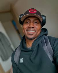 Some Vibes Don't Need Words Just Energy 🌹❣️ Our @afrolombia LOVERS &  FRIENDS: Valentine's Day party at @afrodisia.co was pure magic—a night to  remember for sure. Shoutout to everyone who came through