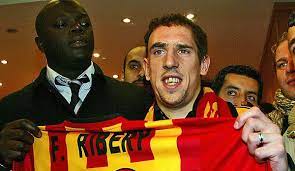 Bi̇raz üçkağitçilik yaptilar ribery 30 mart tarihinde imzaladığı galatasaray'dan alacağım yoktur belgesiyle ilgili olarak da şunları söyledi Franck Ribery Vom Fc Bayern Munchen Offenbar Bei Galatasaray Im Gesprach