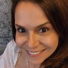 What is the recommended arrival time at Curacao airport?