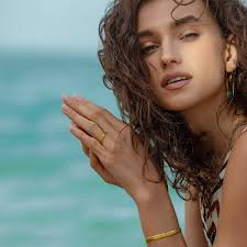 Textured Brilliance Hammered Gold Band Ring