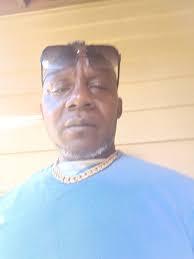 Is there a transportation company for rides from home to work in Pittsburg,  Texas?