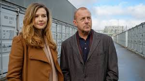 Und bald kann er auch wieder ein baby in seinen armen wiegen. Spuren Des Bosen Schuld Tv Film Reihe 2019 2020 Crew United