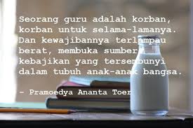 Selain bersama sahabat, masa sekolah juga meninggalkan memori yang berkesan bersama para pengajar. Kata Kata Ini Mencerminkan Bijaknya Menjadi Seorang Guru Dailysia