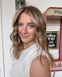 KB Holmes (@kb_glammm) • Instagram photos and videos