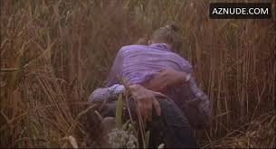 Scarlett Johansson Sexy film in Match Point - UPSKIRT.TV