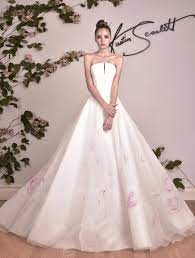 Discounted Designer Wedding Dresses Up To 90 Off Retail Your Dream Dress Discount Designer Wedding Dresses Designer Wedding Dresses Gold Wedding Dress