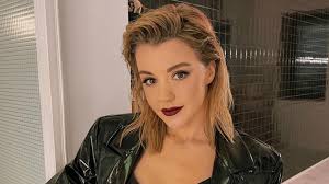 Contact клава кока on messenger. Estestvennost V Trende Yulianna Karaulova Pokazala Foto Bez Makiyazha