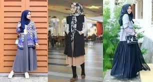 May 28, 2018 · model baju dinas ini terdiri dari kemeja lengan pendek warna khaki dengan lidah bahu, celana panjang warna khaki, ikat pinggang,kaos kaki, dan sepatu hitam. 12 Inspirasi Rok Rempel Untukmu Yang Berhijab Inilah Kunci Tampil Menawan Dalam Sekejap