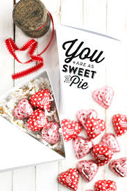 Best valentines day gift ideas in 2020 curated by gift experts. Valentine S Day Gifts For Teachers Eighteen25
