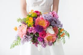 Check spelling or type a new query. Brautstrauss Mit Flieder Und Pfingstrosen Friedatheres Com Blumen Juni Hochzeit Brautstrausse Hochzeitsblumen
