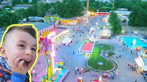 Eforie aqua park din eforie nord construit in anul 2010 parcul de distractii eforie aqua park din statiunea eforie nord este perfect pentru petrecerea unei zile calduroase de vara. Luna Parc Constanta Parc De Distractii Youtube