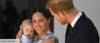 — andy cohen (@andy) march 8, 2021. Prince Harry Et Meghan Markle Enceinte Pin En Uk The Couple Welcomed Their Second Child Lilibet Lili Katalog Busana Muslim