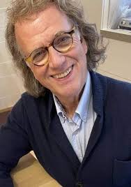 Good morning, it's a new day and a beginning of a new week. May the Lord  bless and protect us give us good health through the week 🙏🙏 do not  forget to