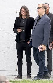 He sang a rendition of leonard cohen's hallelujah. cornell passed away in may. Chris Cornell S Funeral Part 1 Grunge Graveyard