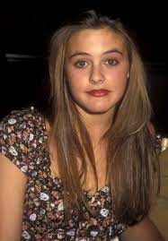 There are nine 90s fashion icons you need to know about. Pin By Matea Green On Style 90 S Clueless Fashion 90s Hairstyles Alicia Silverstone