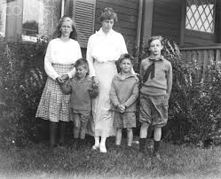 Check spelling or type a new query. Eleanor Roosevelt With Her Children Anna Elliott Franklin Jr And John Eleanor Roosevelt Wife Of The Democr Roosevelt Family 32 President Eleanor Roosevelt