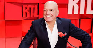 Le couple a deux filles; Le Presentateur Meteo Louis Bodin Agace Par Les Rumeurs Sur Son Salaire