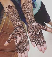 Book Your Mehndi Artist Now At Bookeventz We Ensure That The Potential Mehendi Artist Has The Abilit Mehndi Designs Bridal Mehndi Designs Bridal Henna Designs