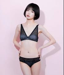 貧乳おっぱいの下着モデルがエッチすぎるｗｗｗｗｗｗｗｗｗｗｗｗｗｗｗｗｗｗｗｗｗ | 素人エロ画像やったる夫