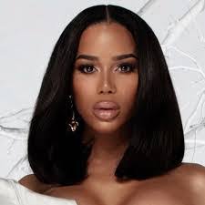 Rae Lester's Instagram, Twitter & Facebook