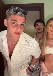 mochack na virada hoje >>>> #fy amo vocês casal❤️ @Bruno Vidal @Carolzinha