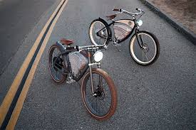 E Bikes Gehoren Seit Einer Weile Zum Alltaglichen Strassenbild Ganz Neu Ist Jedoch Der Trend Zum Vintage E Bike Das Sind Fahrrader Retro Bikes E Bike Fahrrad