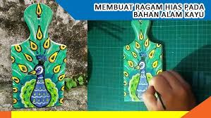 Setiap etnis di indonesia memiliki ragam hias pada kayu seperti ragam hias figuratif proses pembuatannya dapat dilakukan dengan cara menggambar atau mengukir. Sbk Kelas 7 Membuat Ragam Hias Pada Bahan Kayu Youtube