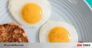 Masukan telur kedalam mangkuk 3. 10 Tips Membuat Telur Mata Sapi Setengah Matang Yang Sempurna
