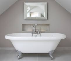 This tub incorporates americast unique technologies, such as a polished enamel top layer that is both stronger and easier to clean than cast iron, as well as a big, inviting tub like the kohler expanse is ideal for relaxing and soaking with your spouse. How To Choose A Bathtub The 6 Things You Need To Consider Badeloft